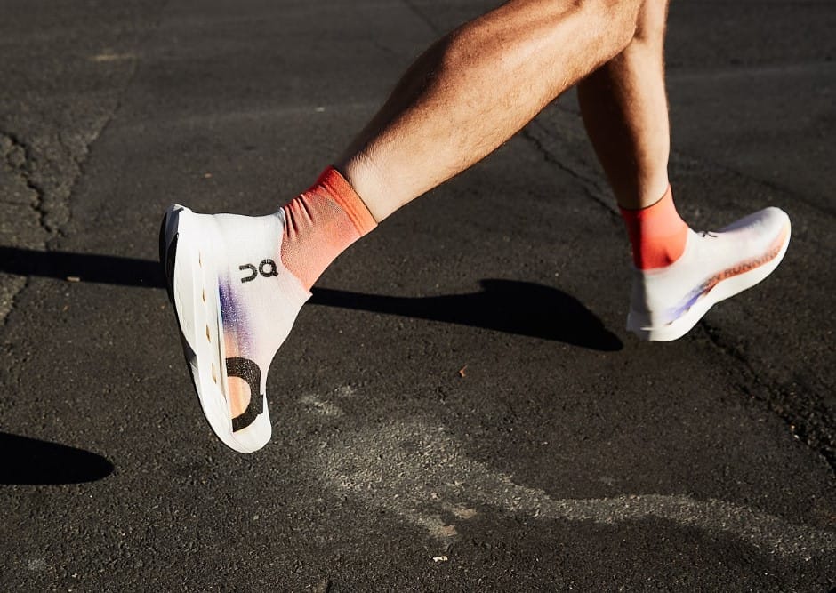 on running shoes for wide feet vs new balance onclouder