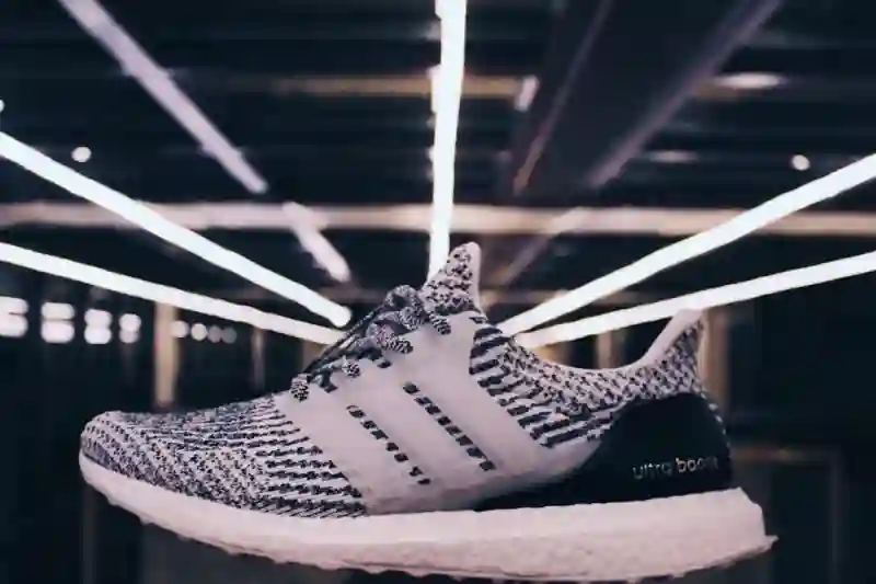Cloud vs Ultraboost Comparision