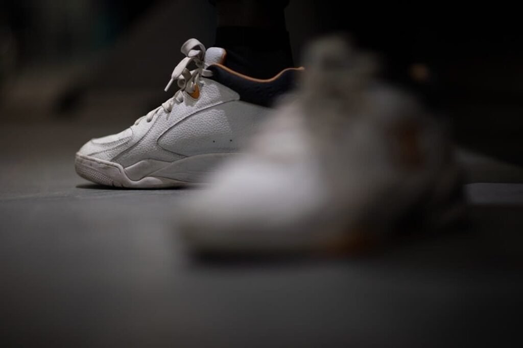 how to clean white gym shoes
