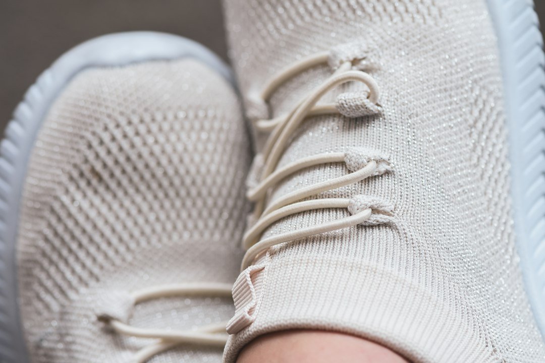 supportive women's walking shoes