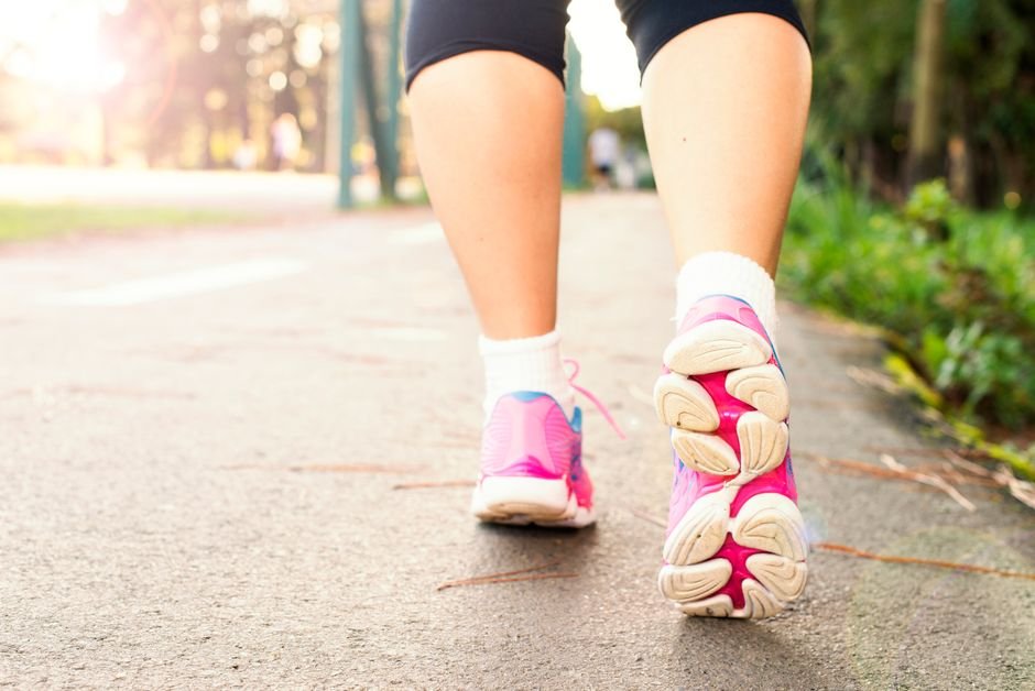supportive walking sneakers for women with flat feet