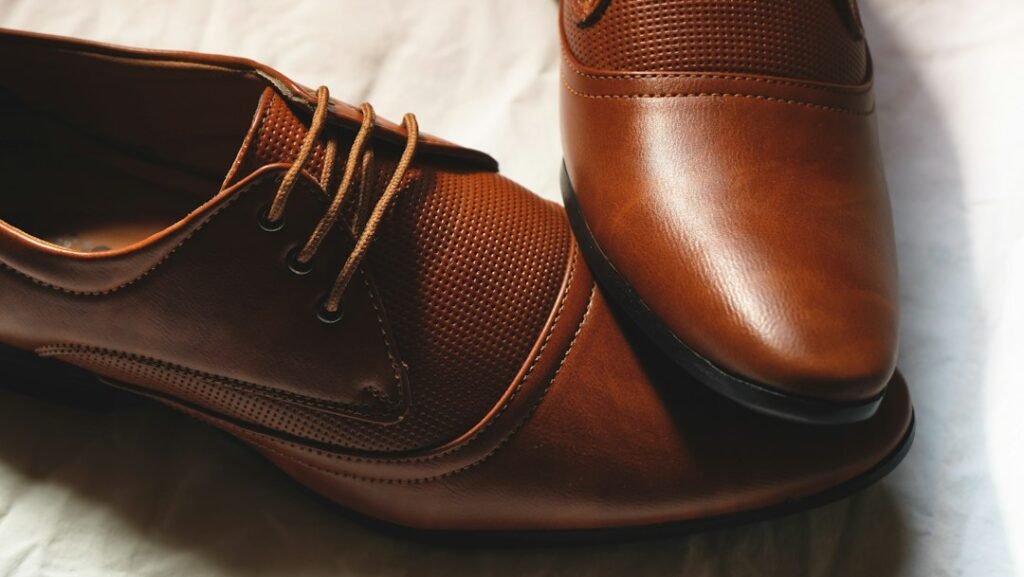 wide toe box dress shoes